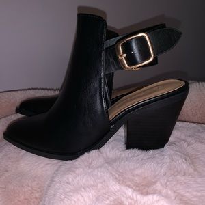 VERSONA BLACK Pointy Toe Slingback Chunky Heel Ankle Bootie